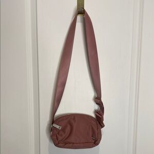 Pander Dusty Rose Crossbody Belt Bag